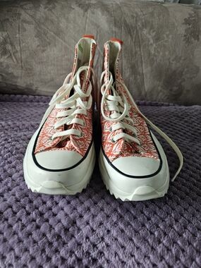 Converse High-Top Sneakers in Coral/Orange and White Floral Print- Size 9.5